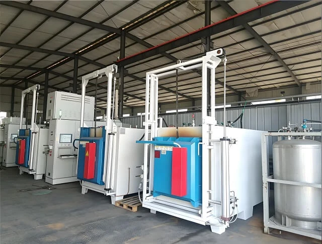 Chamber tempering furnace with vertically opening door