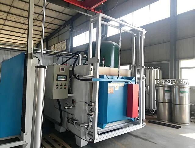 Chamber tempering furnace with vertically opening door