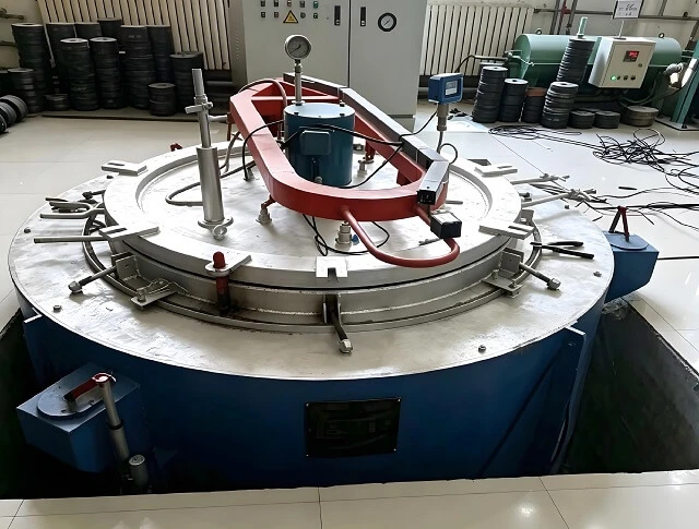 Energy Saving Pit Type Nitrocarburizing Furnace With Post-Oxidation For Auto Parts & Molds