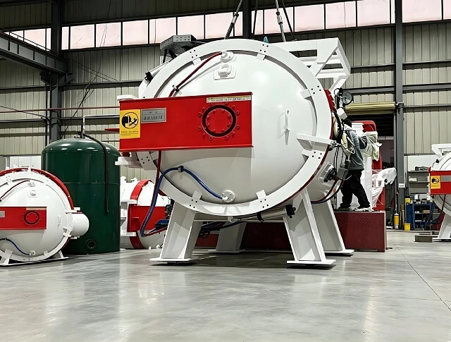 Fully Automatic Vacuum Hardening Furnace High Precision Vacuum Oil Quenching Equipment