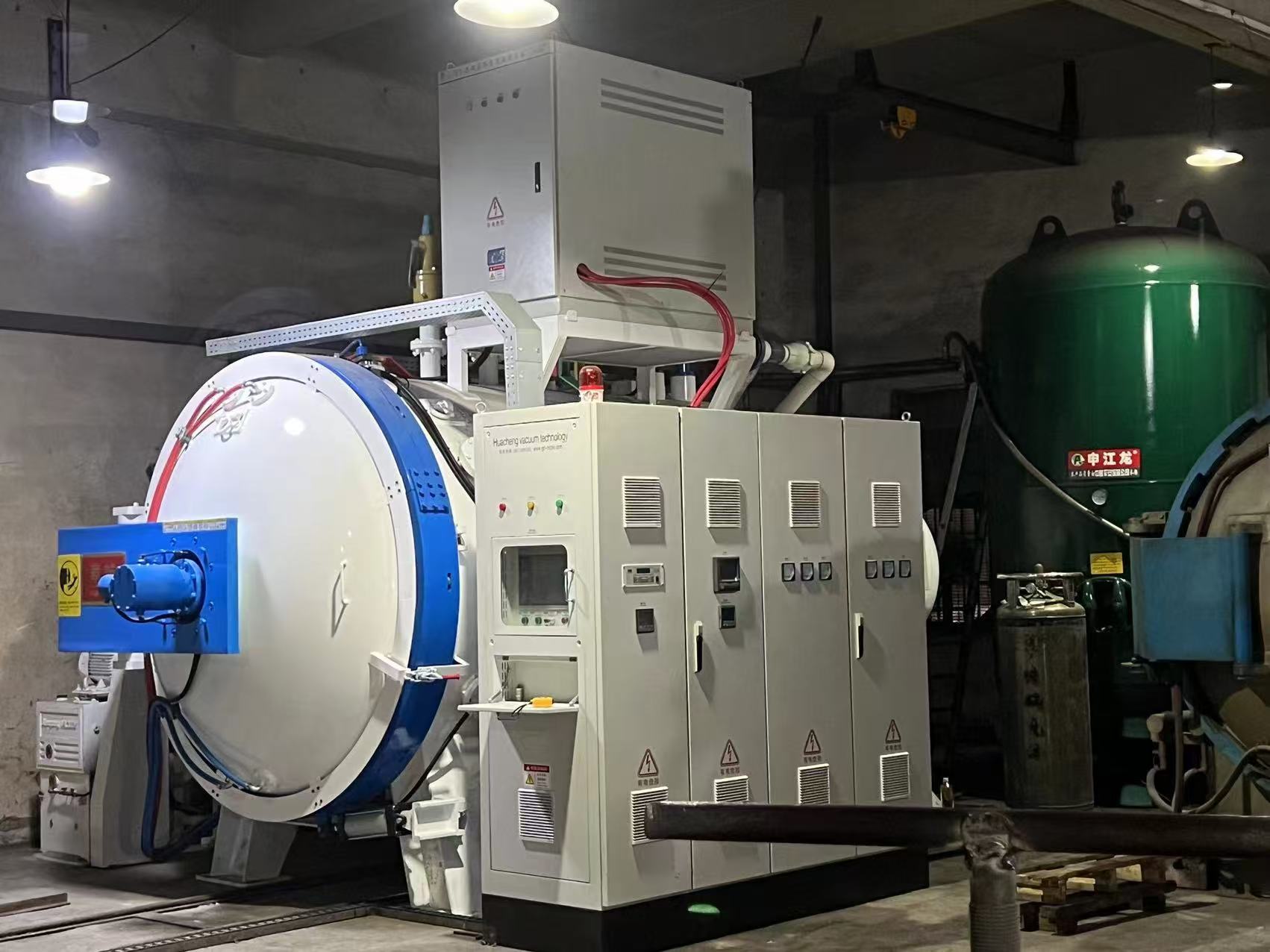 Industrial Vacuum Oil Quenching Furnace